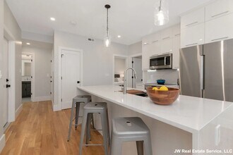 23 Berkshire St, Unit 2 in Cambridge, MA - Building Photo - Building Photo