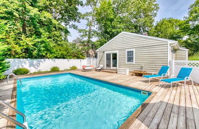property at 11 White Birch Ln