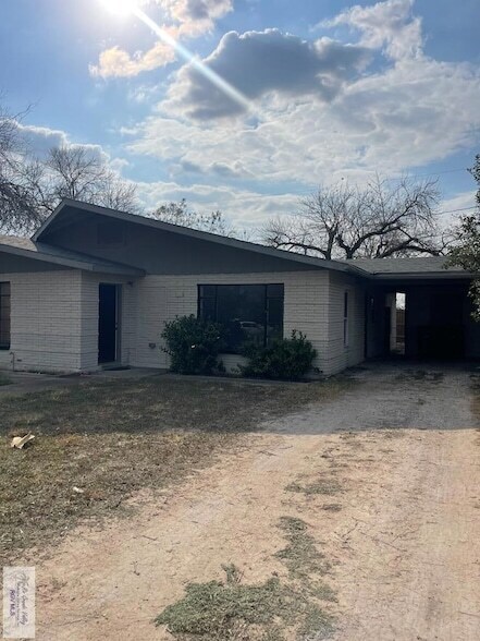 121 N Rose St in Harlingen, TX - Building Photo - Building Photo