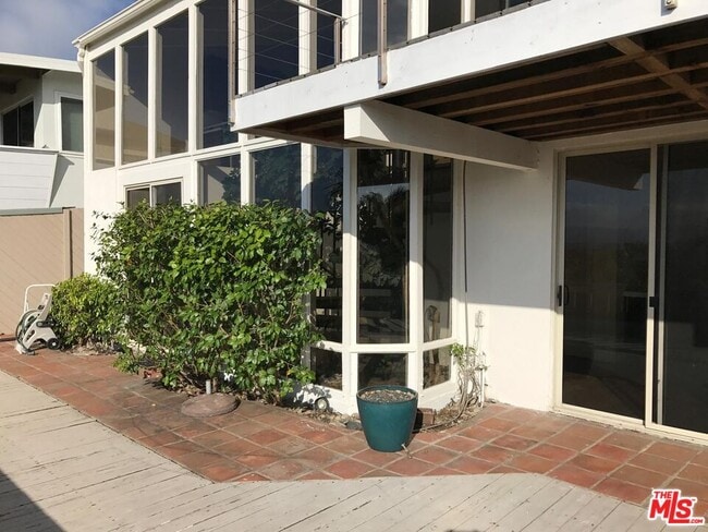 241 Rees St in Los Angeles, CA - Building Photo - Building Photo
