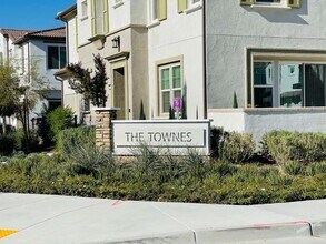 30316 Town Square Dr in Menifee, CA - Building Photo - Building Photo