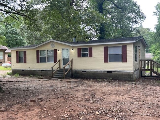 property at 602 S Chavis St