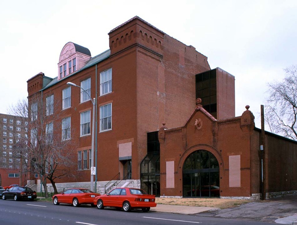 The Grand Lofts in St. Louis, MO - Building Photo