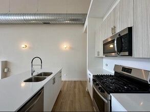 3207 N Narragansett Ave, Unit ONE BEDROOM in Chicago, IL - Foto de edificio - Building Photo