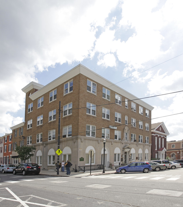 Country Court Apartments in Media, PA - Building Photo