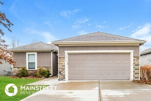 1516 NE Jaclyn Dr in Grain Valley, MO - Building Photo