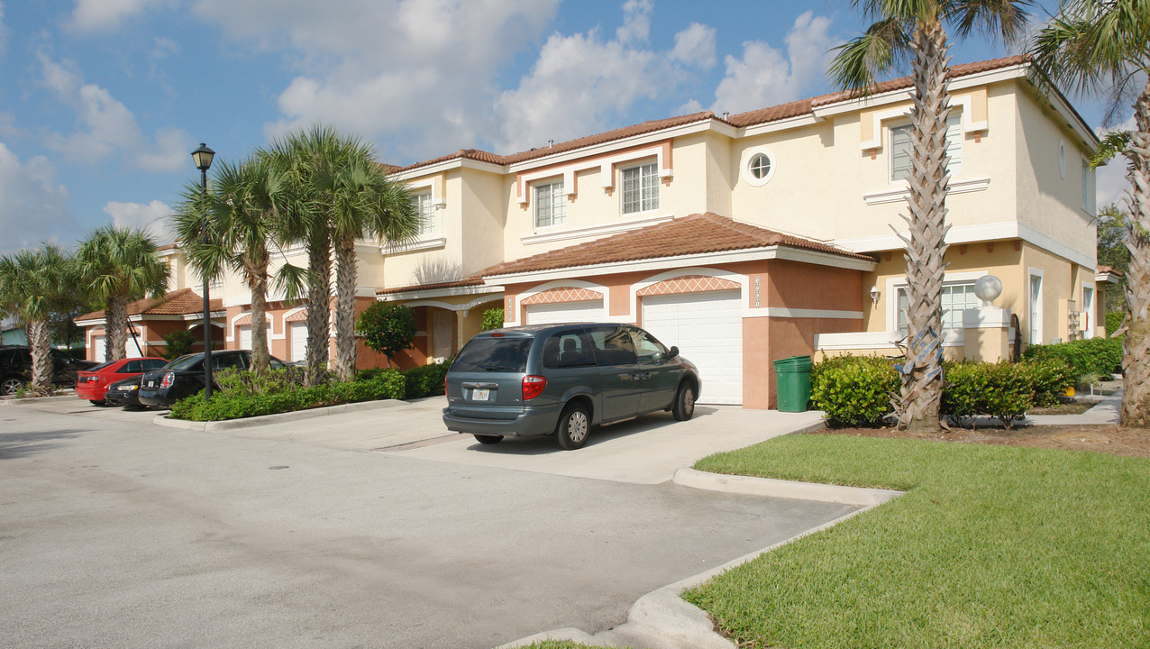 The Tides / The Breezes and Castlewood in Coral Springs, FL - Building Photo