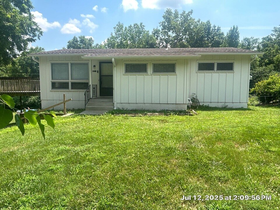 9211 E 50th Terrace in Kansas City, MO - Building Photo
