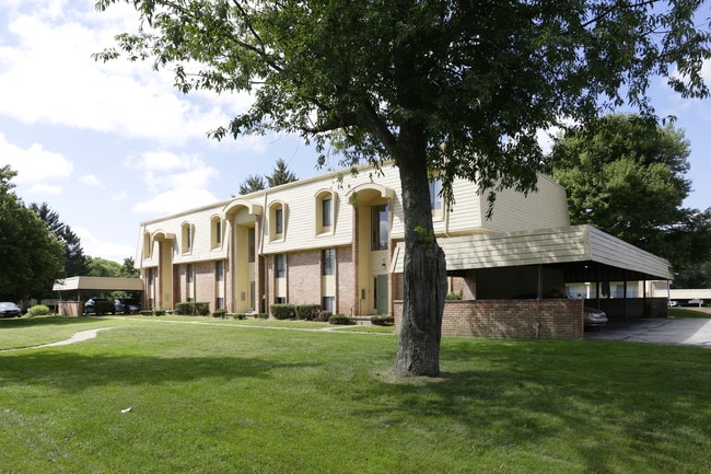 Arbors of Battle Creek Apartments and Townhomes