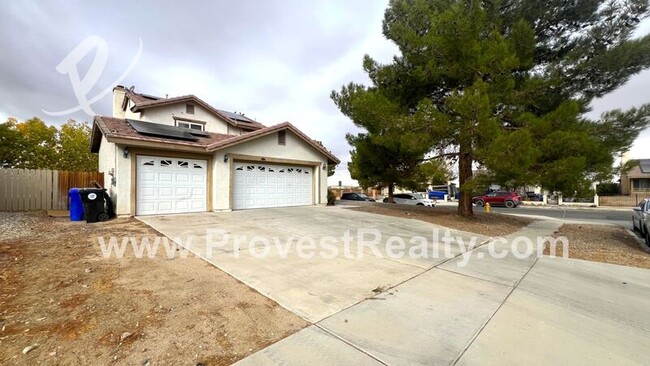 15166 Ivy Ct in Adelanto, CA - Building Photo - Building Photo