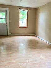 1101 S Dewey St in Eau Claire, WI - Building Photo - Building Photo