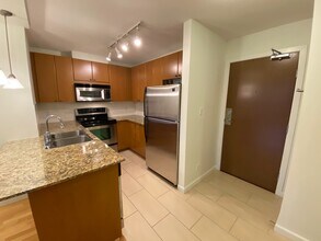 610 Victoria St in New Westminster, BC - Building Photo - Building Photo