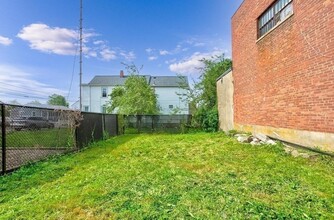 331 Revere St, Unit #2 in Revere, MA - Foto de edificio - Building Photo