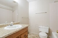 32 Royal Crest Dr photo'