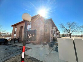 7815 Douglas Ave, Unit 102 in Urbandale, IA - Building Photo