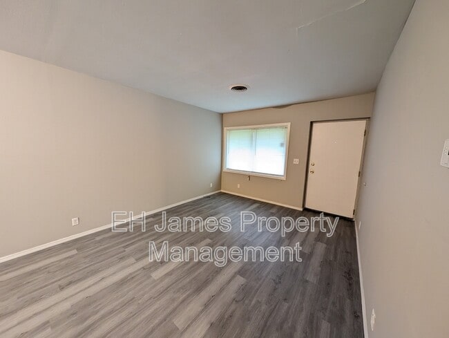 8020 E 2nd St S in Tulsa, OK - Building Photo - Building Photo