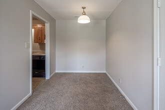 Whispering Hills Apartments in Oak Grove, KY - Building Photo - Interior Photo