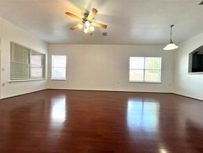 10909 Reliance Creek Dr in Austin, TX - Building Photo - Building Photo