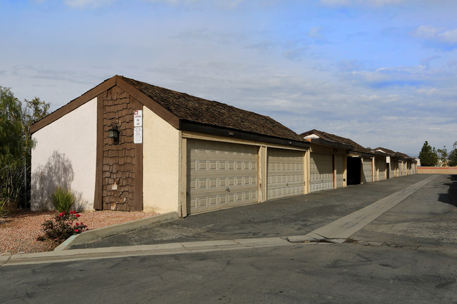 Echo Creek Apartments in Hemet, CA - Foto de edificio - Building Photo