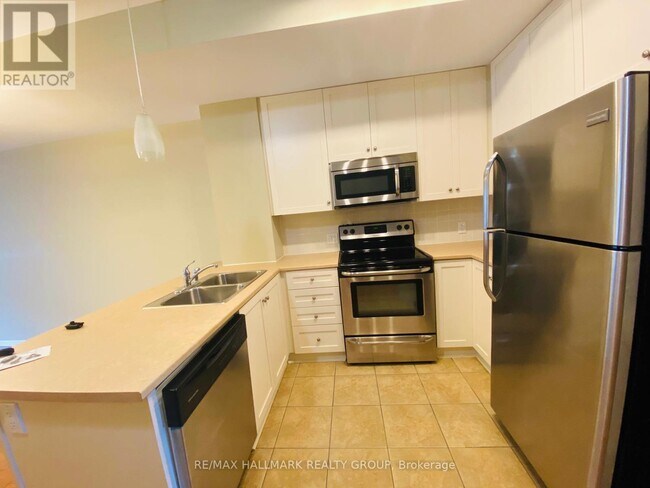 338 London Terrace in Ottawa, ON - Building Photo - Building Photo