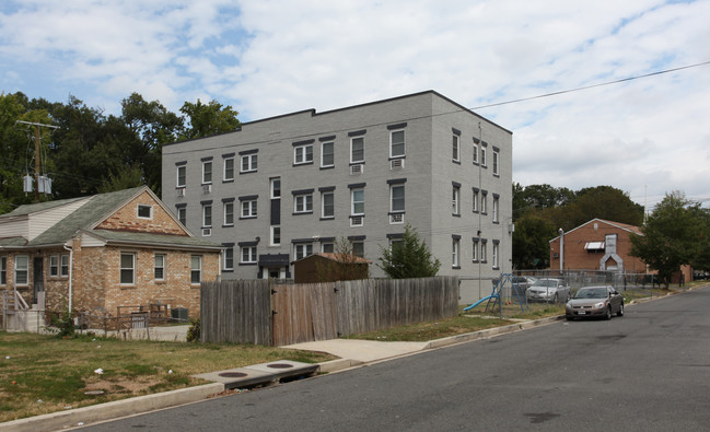 5035 Central Ave SE in Washington, DC - Building Photo - Building Photo