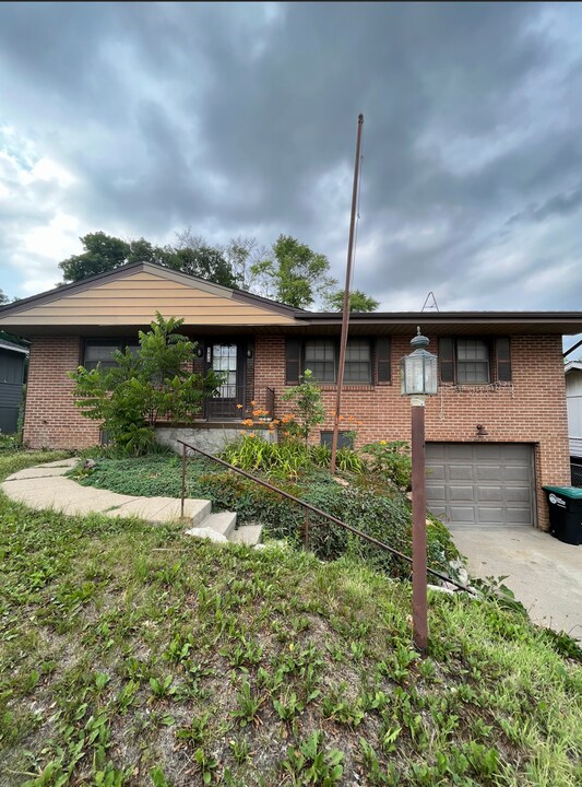 9470 Maple St in Omaha, NE - Building Photo