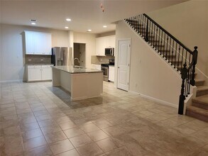 214 Diamond Point Dr in Dripping Springs, TX - Foto de edificio - Building Photo