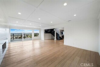 303 E Avenida Cordoba in San Clemente, CA - Building Photo - Building Photo