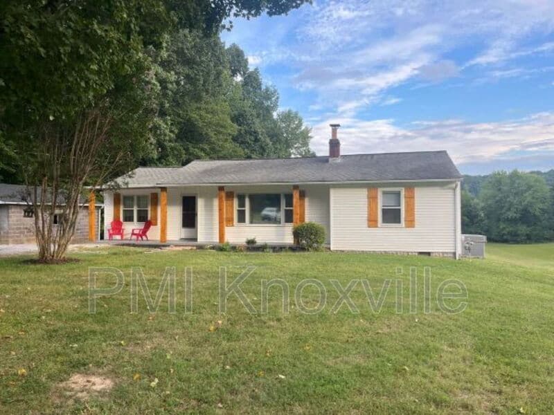 12014 Yarnell Rd in Knoxville, TN - Building Photo
