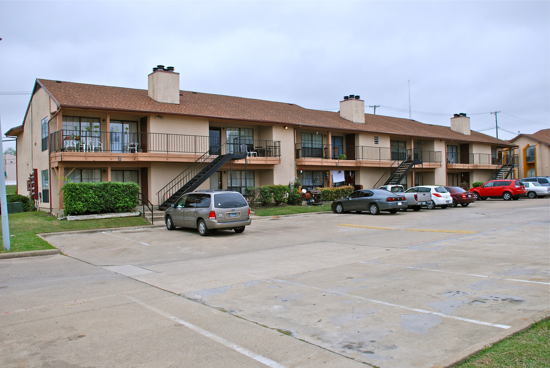 The Castle Glen Apartments in Garland, TX - Foto de edificio