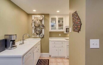 2068 Walton Wy in Augusta, GA - Foto de edificio - Building Photo