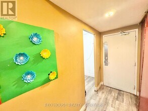 25 Sunrise Ave in Toronto, ON - Building Photo - Building Photo