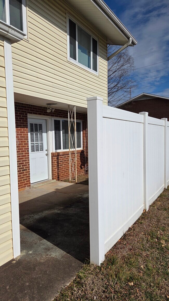 2337 Champion Ct in Raleigh, NC - Building Photo - Building Photo