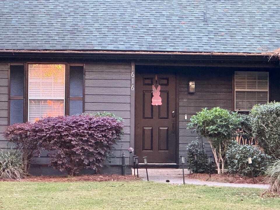 1616 Flint Ridge Ln in Tallahassee, FL - Building Photo