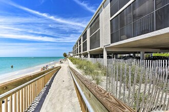 2700 N Beach Rd in Englewood, FL - Building Photo - Building Photo