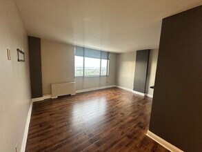 600 E 8th St, Unit 10H in Kansas City, MO - Foto de edificio - Building Photo