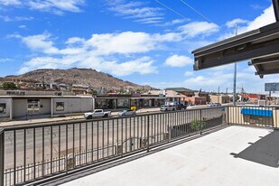 1906 Yandell Dr in El Paso, TX - Building Photo