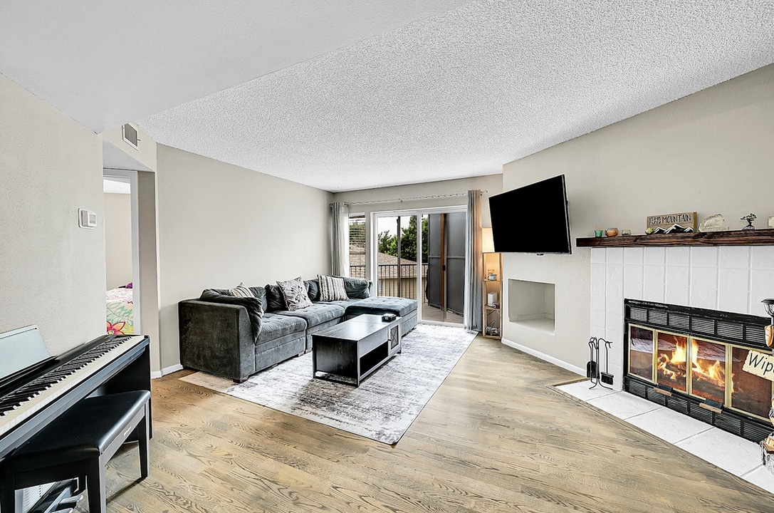 1226 S Monaco Pkwy, Unit B308 in Denver, CO - Foto de edificio