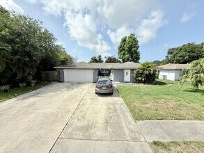 2658 Sunny Breeze Ave in Largo, FL - Building Photo - Building Photo