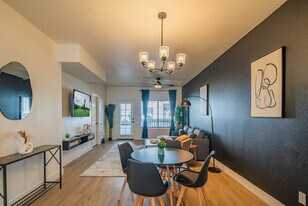 7900 E Princess Dr in Scottsdale, AZ - Building Photo