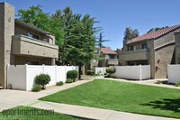 La Quinta Apartments in Palmdale, CA - Foto de edificio - Building Photo