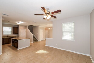 490 Vineyard Ln in Orange Park, FL - Foto de edificio - Building Photo