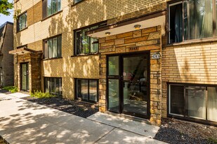 4287 De Brébeuf Rue in Montréal, QC - Building Photo