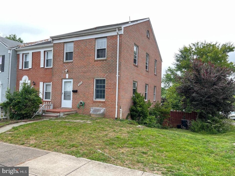 16649 Geddy Ct in Woodbridge, VA - Building Photo