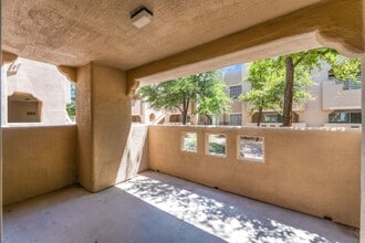 1908 Tierra Vista Dr in Las Vegas, NV - Foto de edificio - Building Photo