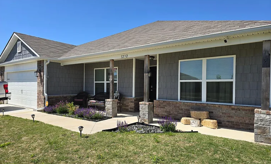 1232 E Toledo St in Broken Arrow, OK - Building Photo