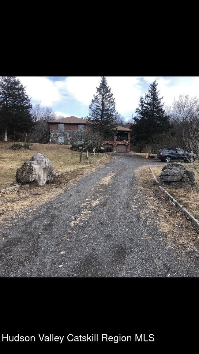 property at 552 NY-32