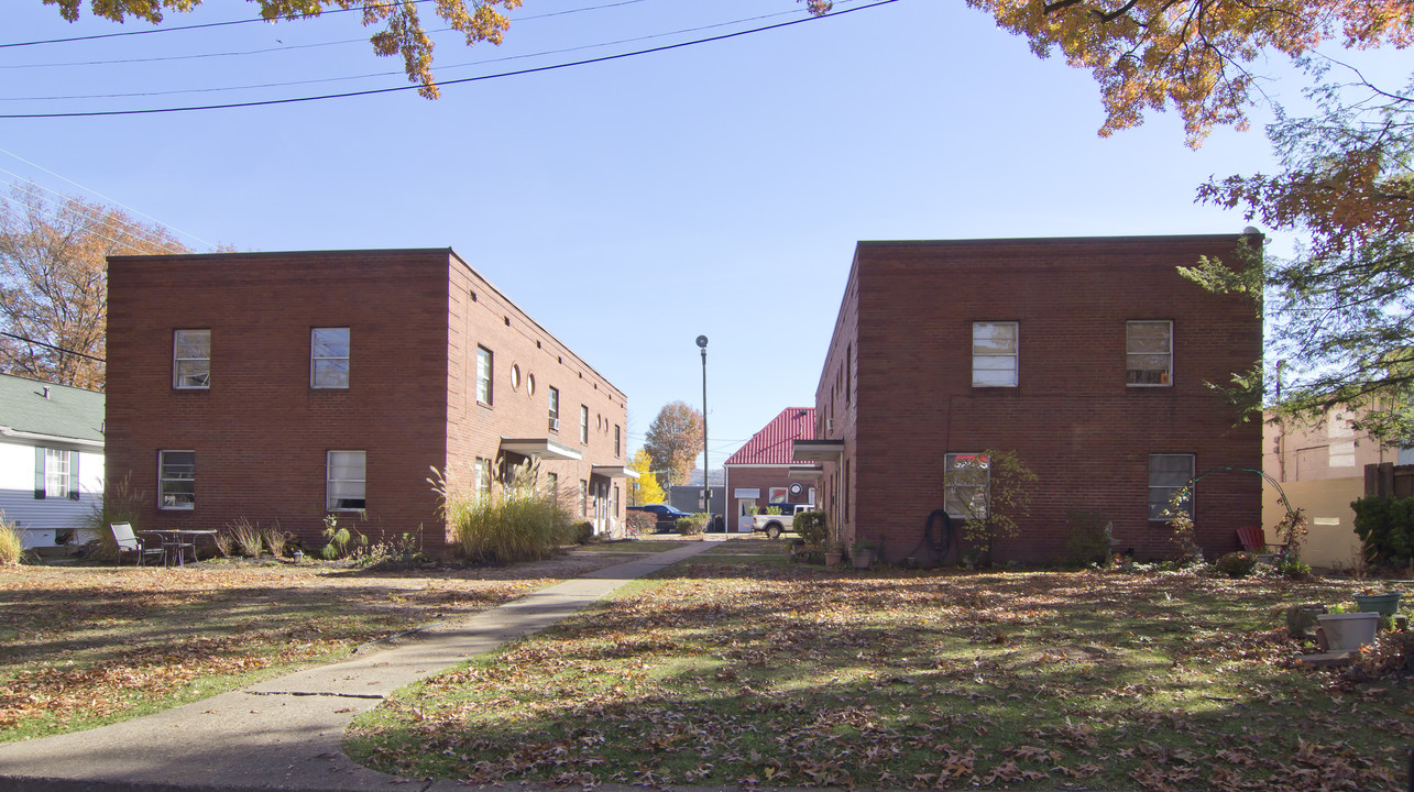 308 50th St in Charleston, WV - Building Photo