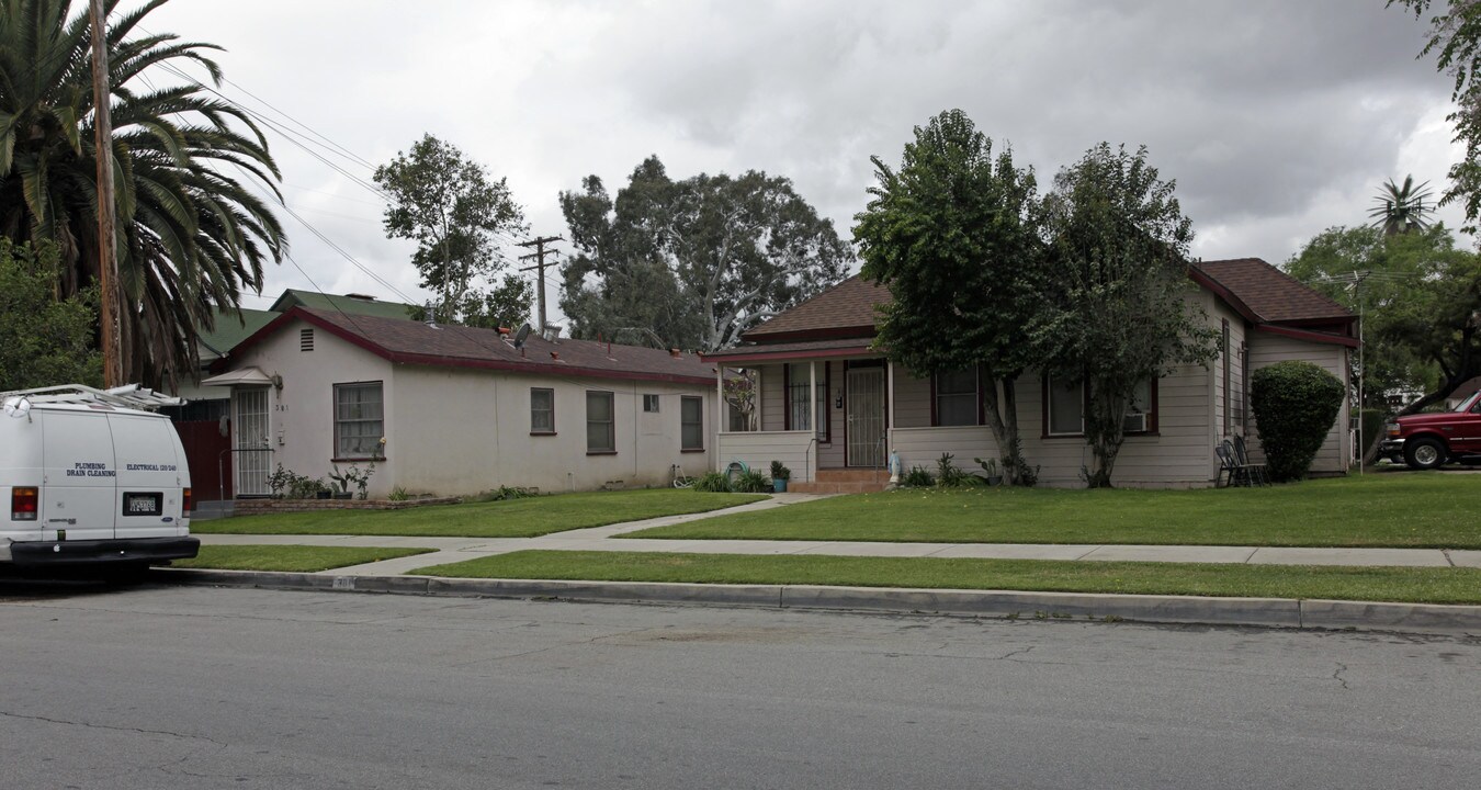 381 N 7th St in Colton, CA - Foto de edificio