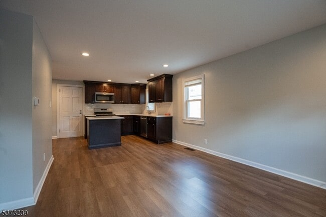 1726 Park St in Rahway, NJ - Building Photo - Building Photo